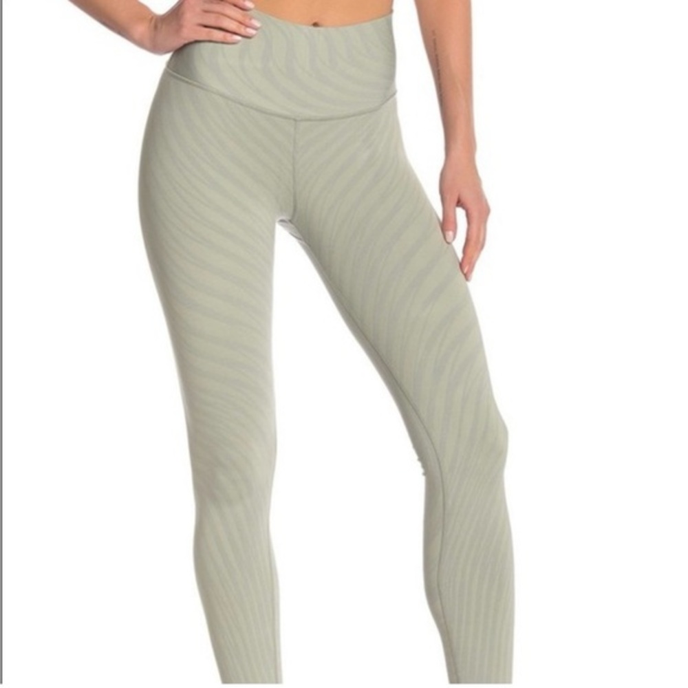 Alo High Waist Airbrush‎ Leggings Pistachio Waves XS Light Green Compression